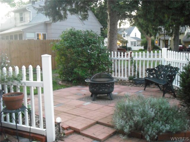 207 Coolidge Road, Irondequoit, NY 14622