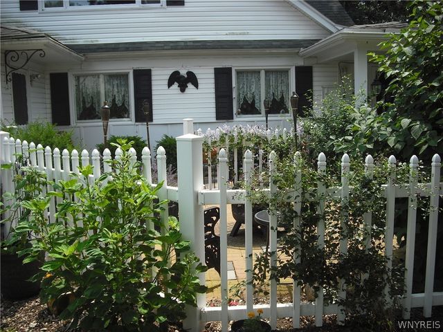 207 Coolidge Road, Irondequoit, NY 14622