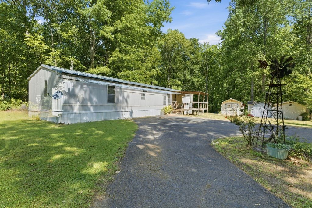 104 Enfield Dr, Beechgrove, TN 37018
