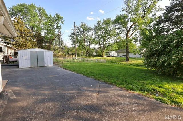 804 Saint Thomas Lane, Cahokia, IL 62206