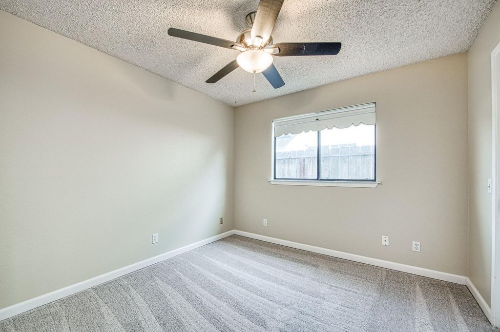 Image 13 of property listing at 1234 Burlingame Avenue, Clovis, CA 93612