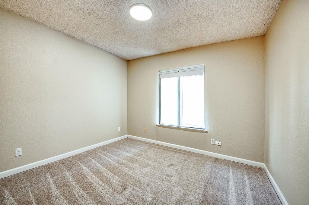 Image 20 of property listing at 1234 Burlingame Avenue, Clovis, CA 93612