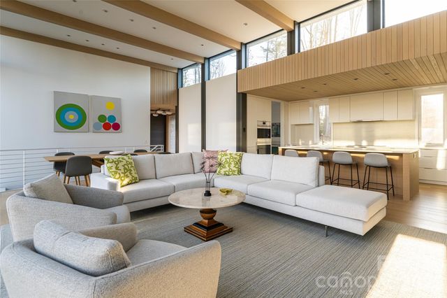 221 Fern Grove Court, Asheville, NC 28803