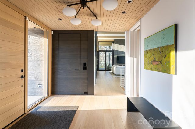 221 Fern Grove Court, Asheville, NC 28803