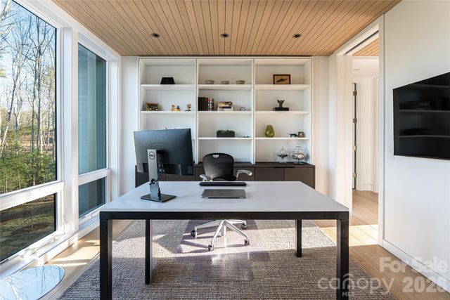 221 Fern Grove Court, Asheville, NC 28803