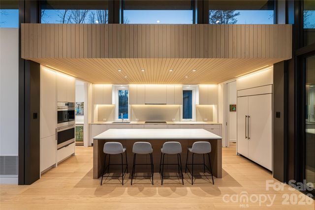 221 Fern Grove Court, Asheville, NC 28803