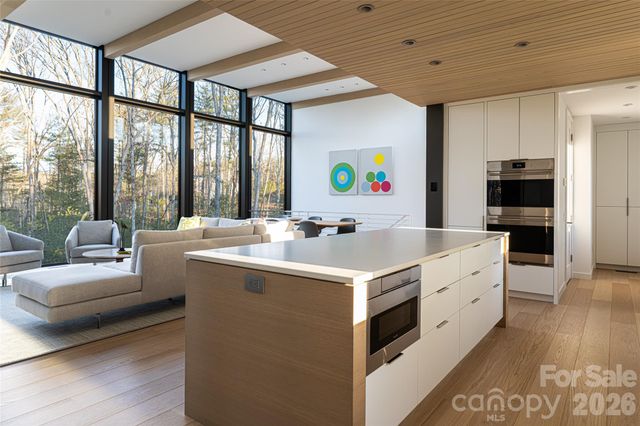 221 Fern Grove Court, Asheville, NC 28803