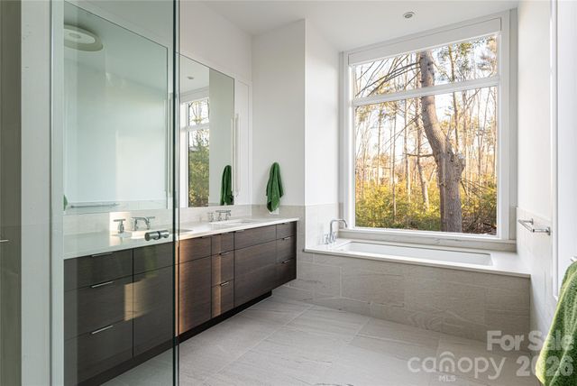 221 Fern Grove Court, Asheville, NC 28803