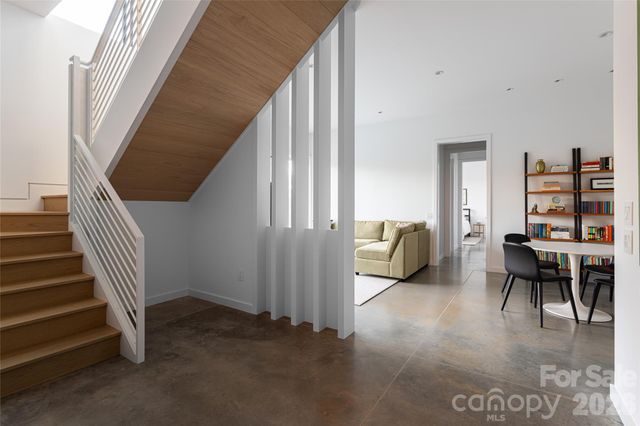 221 Fern Grove Court, Asheville, NC 28803