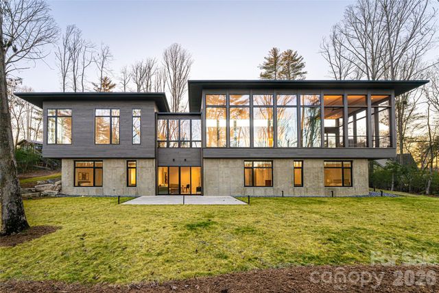 221 Fern Grove Court, Asheville, NC 28803