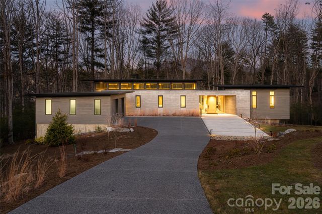 221 Fern Grove Court, Asheville, NC 28803