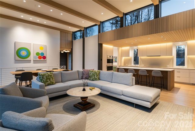 221 Fern Grove Court, Asheville, NC 28803