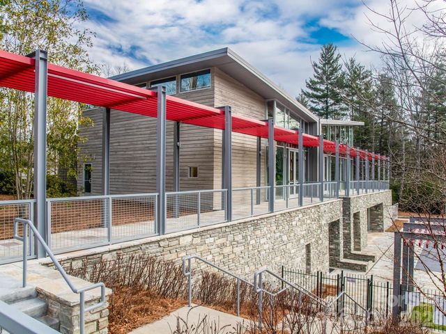 221 Fern Grove Court, Asheville, NC 28803