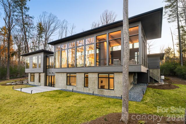 221 Fern Grove Court, Asheville, NC 28803