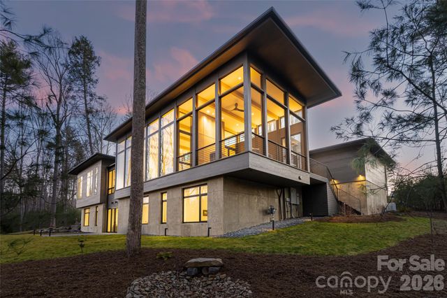 221 Fern Grove Court, Asheville, NC 28803