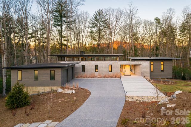 221 Fern Grove Court, Asheville, NC 28803