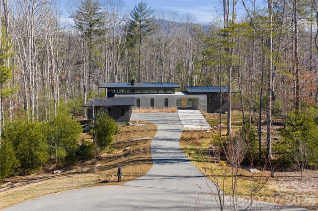 221 Fern Grove Court, Asheville, NC 28803