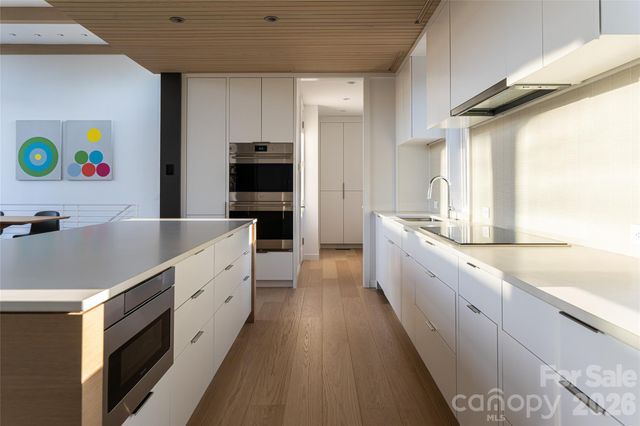 221 Fern Grove Court, Asheville, NC 28803