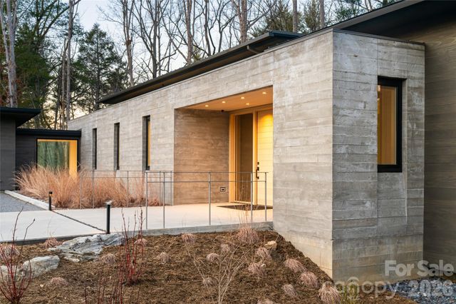 221 Fern Grove Court, Asheville, NC 28803