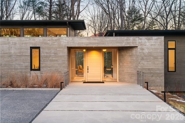 221 Fern Grove Court, Asheville, NC 28803