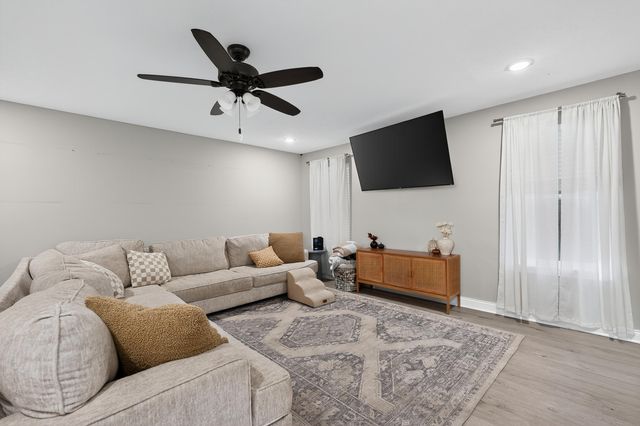 142 Arlington Court, Williamstown, KY 41097