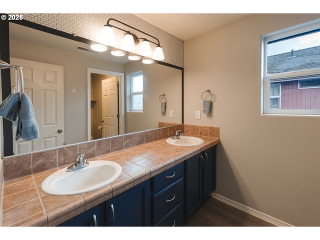 5509 Ne 44TH St, Vancouver, WA 98661