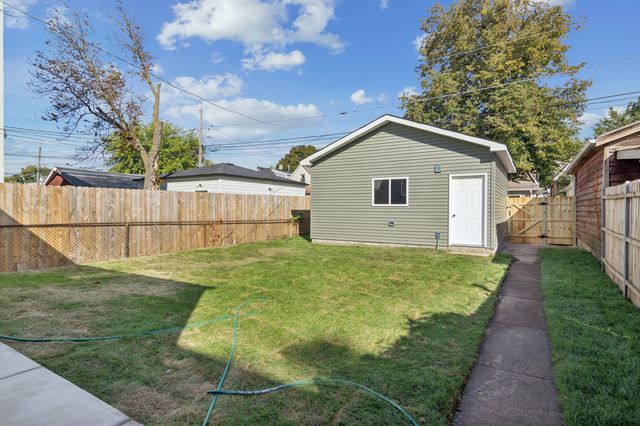 4533 N Karlov Avenue, Chicago, IL 60630