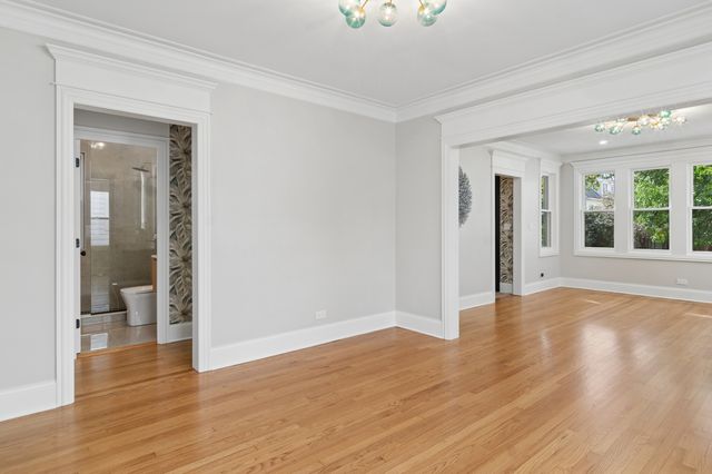 4533 N Karlov Avenue, Chicago, IL 60630