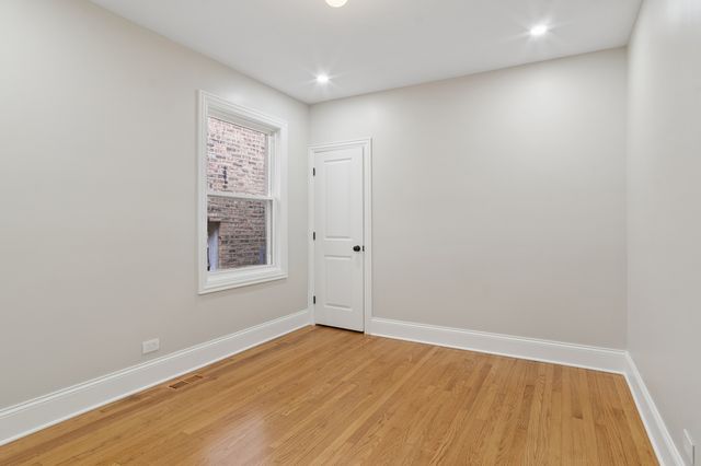 4533 N Karlov Avenue, Chicago, IL 60630