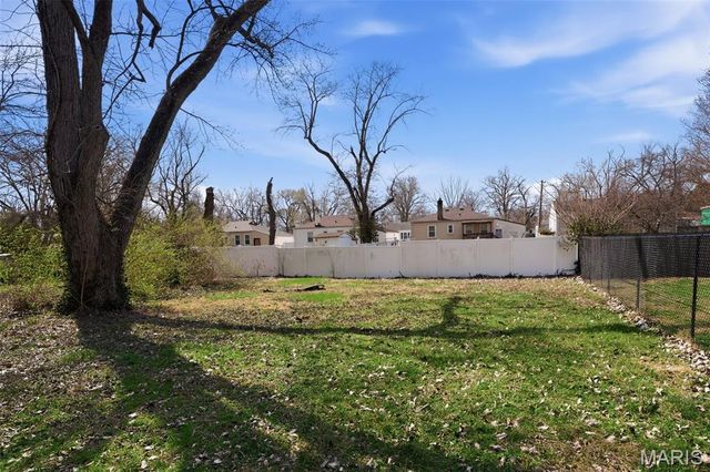 449 S Dade Avenue, St Louis, MO 63135