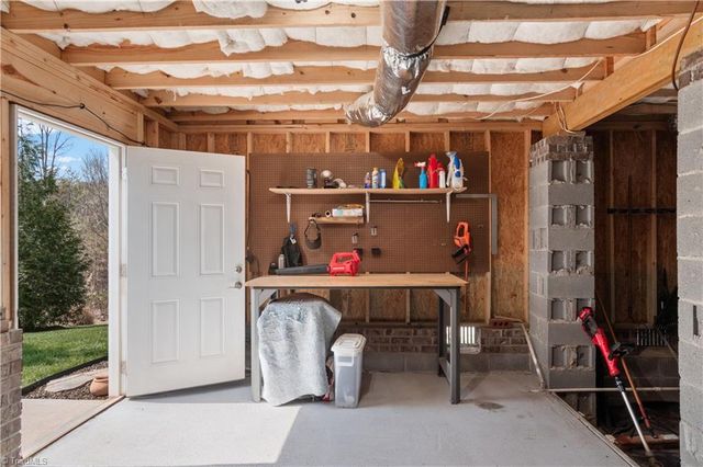 7623 Monty Drive, Kernersville, NC 27284