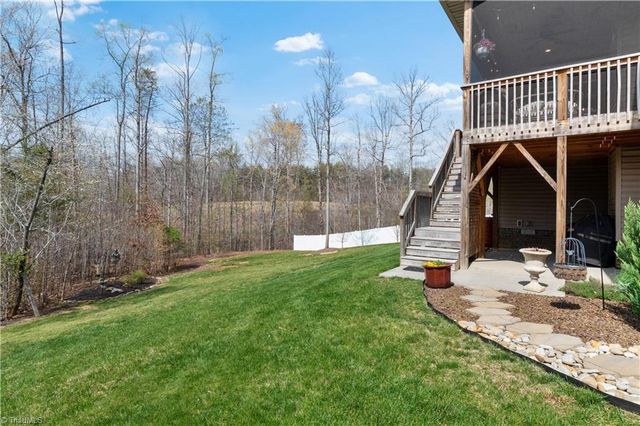 7623 Monty Drive, Kernersville, NC 27284