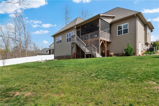 7623 Monty Drive, Kernersville, NC 27284