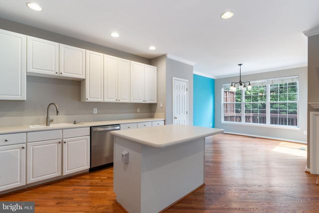 20804 MIRANDA FALLS SQ, Sterling, VA 20165