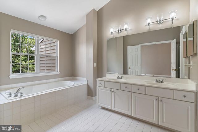 20804 MIRANDA FALLS SQ, Sterling, VA 20165