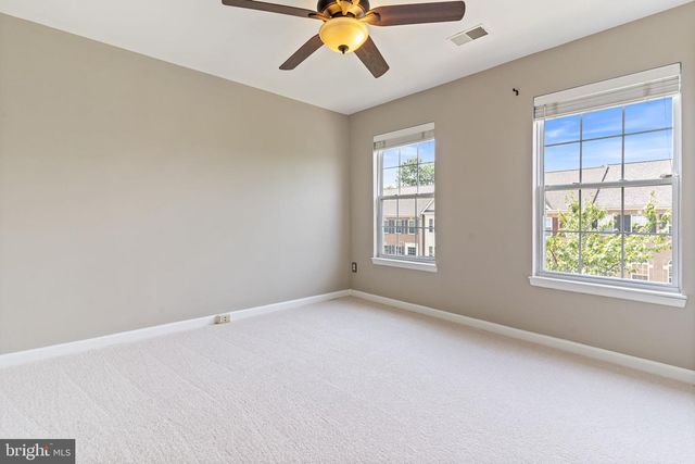 20804 MIRANDA FALLS SQ, Sterling, VA 20165