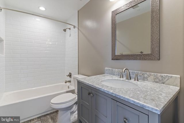 20804 MIRANDA FALLS SQ, Sterling, VA 20165