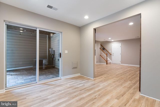 20804 MIRANDA FALLS SQ, Sterling, VA 20165