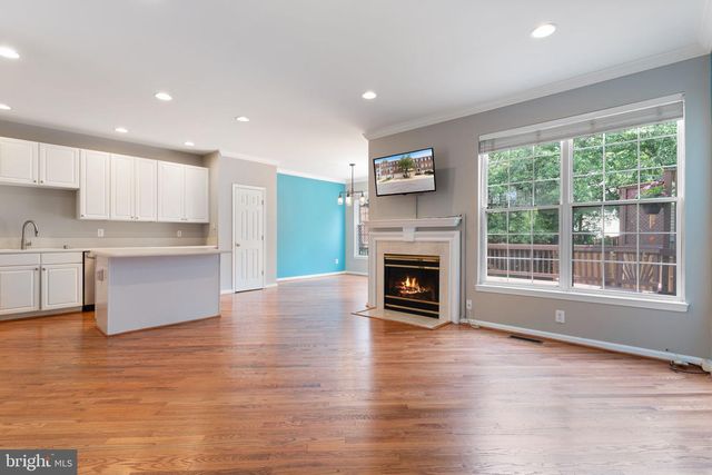 20804 MIRANDA FALLS SQ, Sterling, VA 20165
