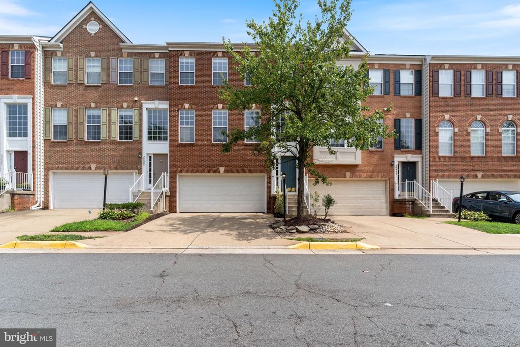 20804 MIRANDA FALLS SQ, Sterling, VA 20165