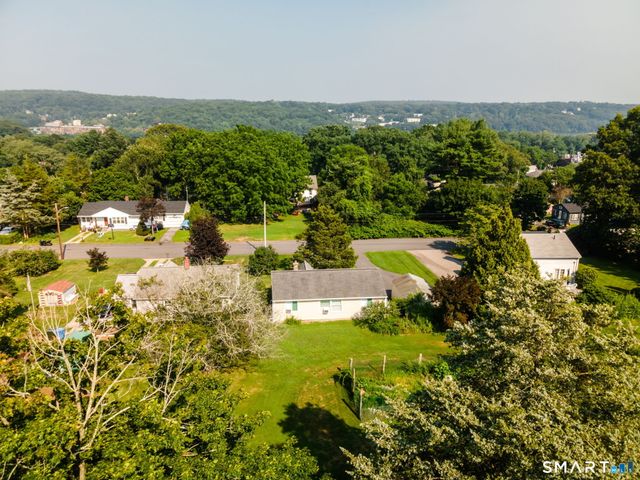 15 Curran Street, Norwich, CT 06360
