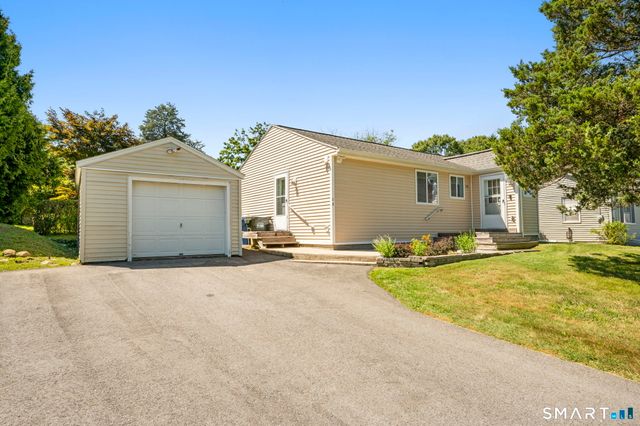 15 Curran Street, Norwich, CT 06360