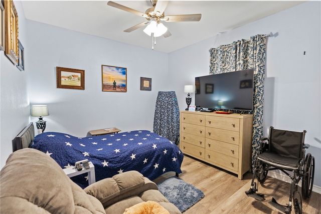 2041 Yale St, Corpus Christi, TX 78416