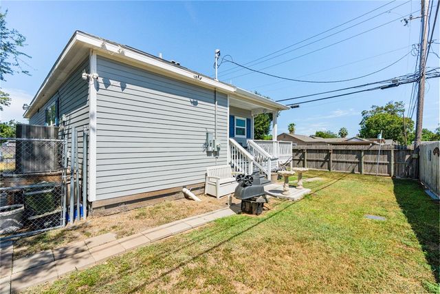 2041 Yale St, Corpus Christi, TX 78416