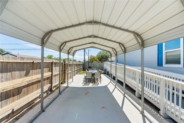 2041 Yale St, Corpus Christi, TX 78416