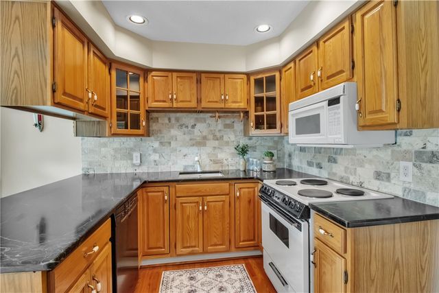 20 Pinegrove Court, Hamburg, NY 14075