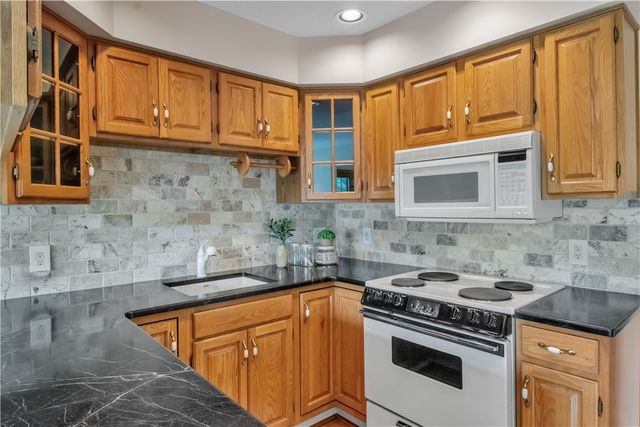 20 Pinegrove Court, Hamburg, NY 14075