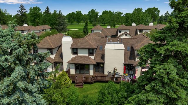 20 Pinegrove Court, Hamburg, NY 14075