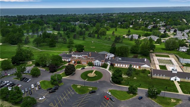 20 Pinegrove Court, Hamburg, NY 14075