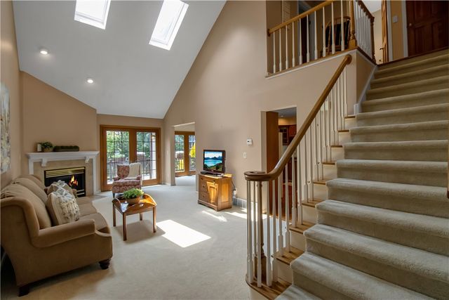 20 Pinegrove Court, Hamburg, NY 14075